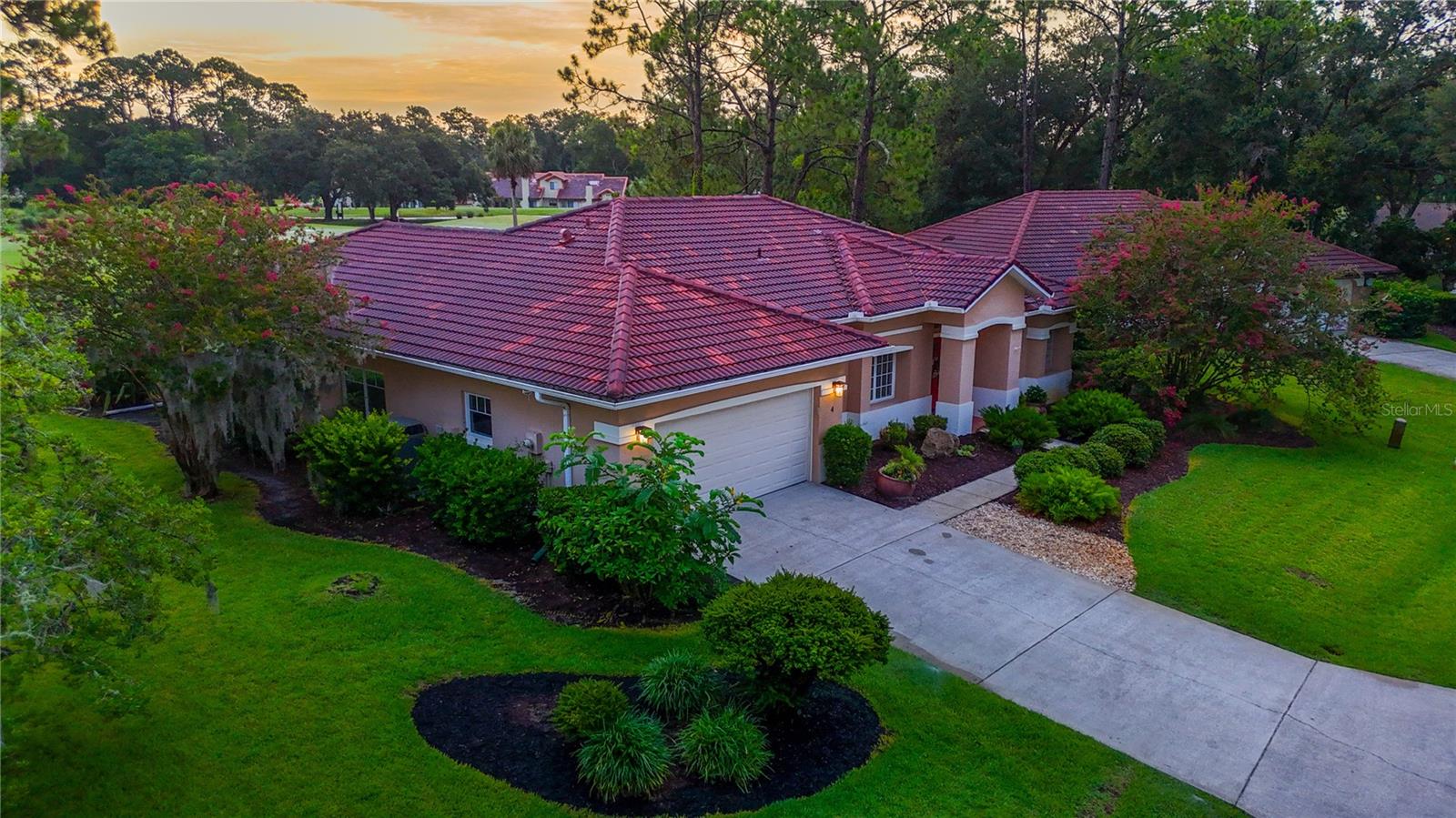 4 SUTTON COURT