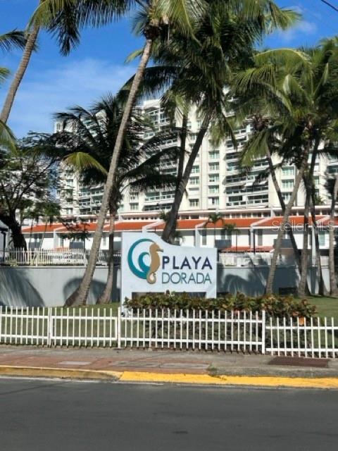 Live the beach lifestyle at Playa Dorada! This one-bedroom apartment, which can be converted to a 2-bedroom, 1-bath unit, offers spectacular ocean views and direct beach access, along with two parking spaces.
Enjoy fantastic amenities:
Direct beach access — walk right onto the sand
Pool & gym — resort-style facilities
Whole generator for common areas, including connections for essential appliances like refrigerators — stay comfortable during outages.
Secure building — peace of mind in a prime location
Perfect as a primary home, vacation retreat, or investment property. Close to restaurants, shops, and just minutes from the airport.
Don’t miss this rare opportunity — schedule your visit today!