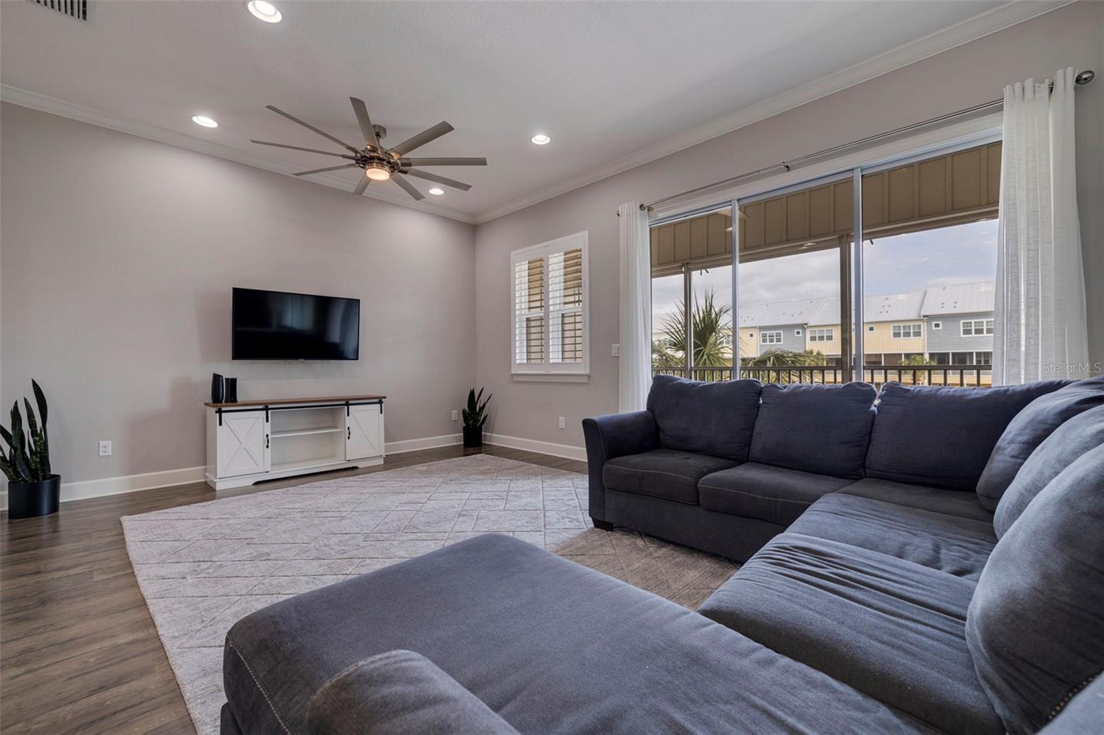 6064 MOORINGS DRIVE S