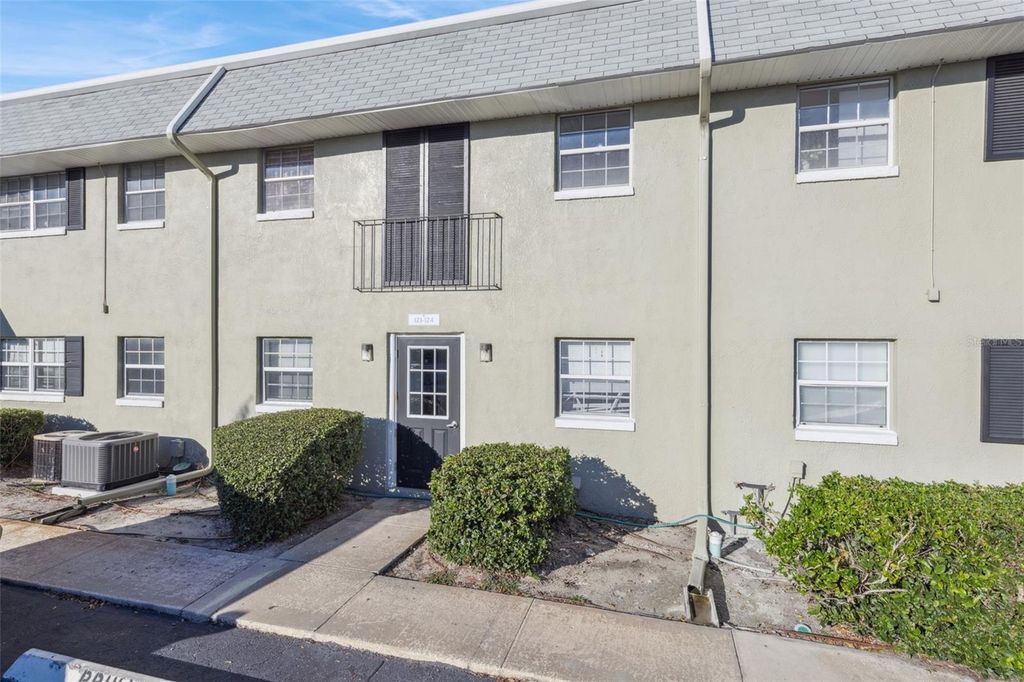 Photo of 525 Conway Road #123, Orlando, FL 32807 (MLS # O6357427)