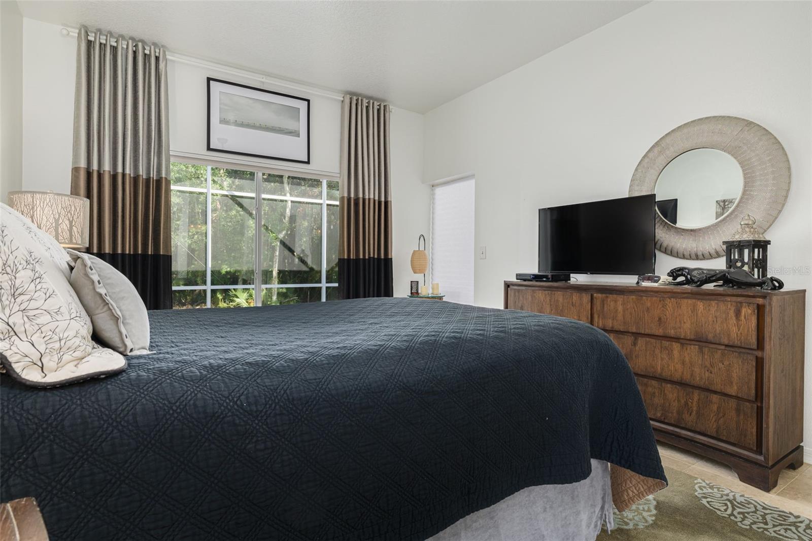 SALEM SQUARE - Residential