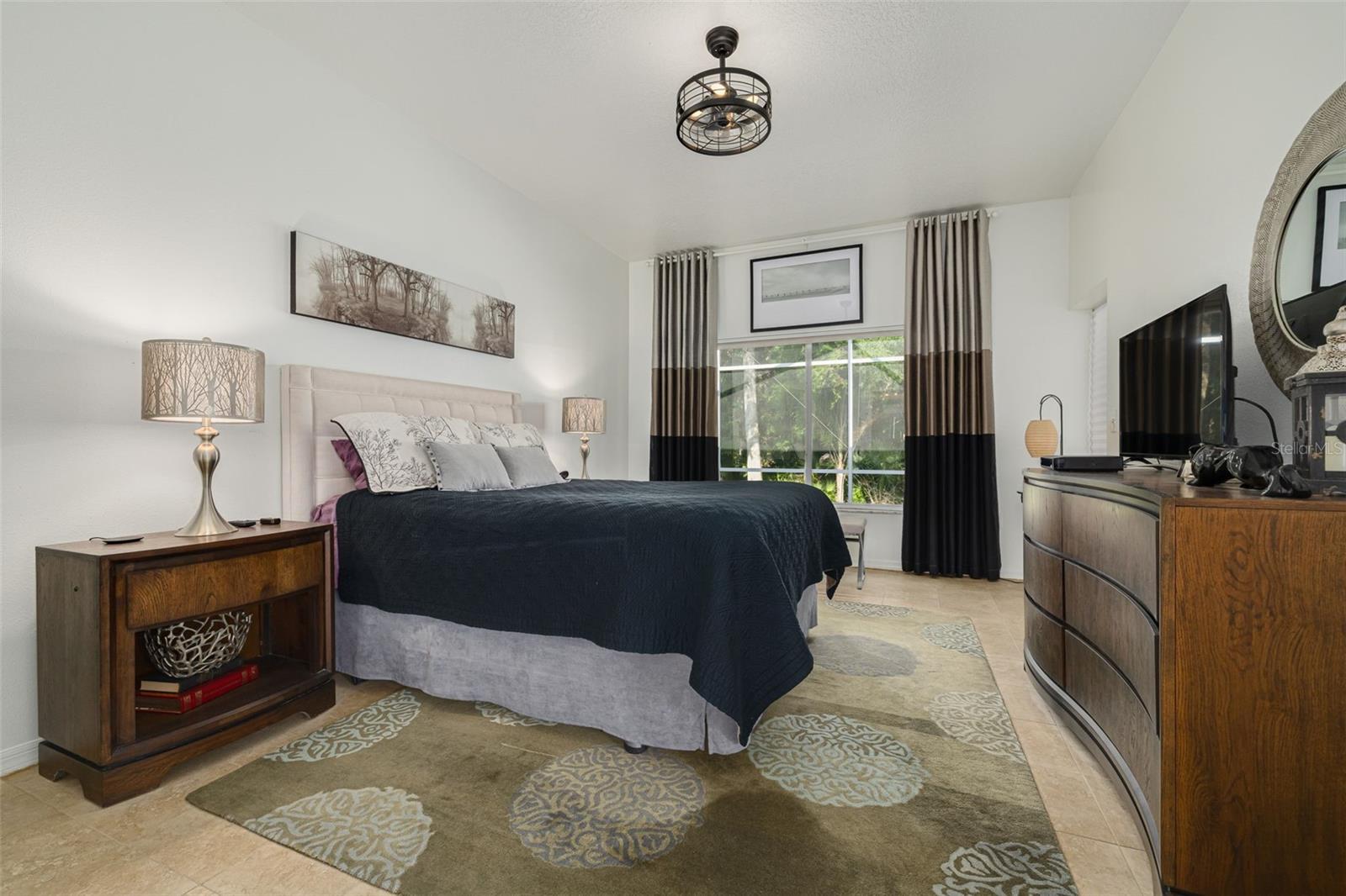 SALEM SQUARE - Residential