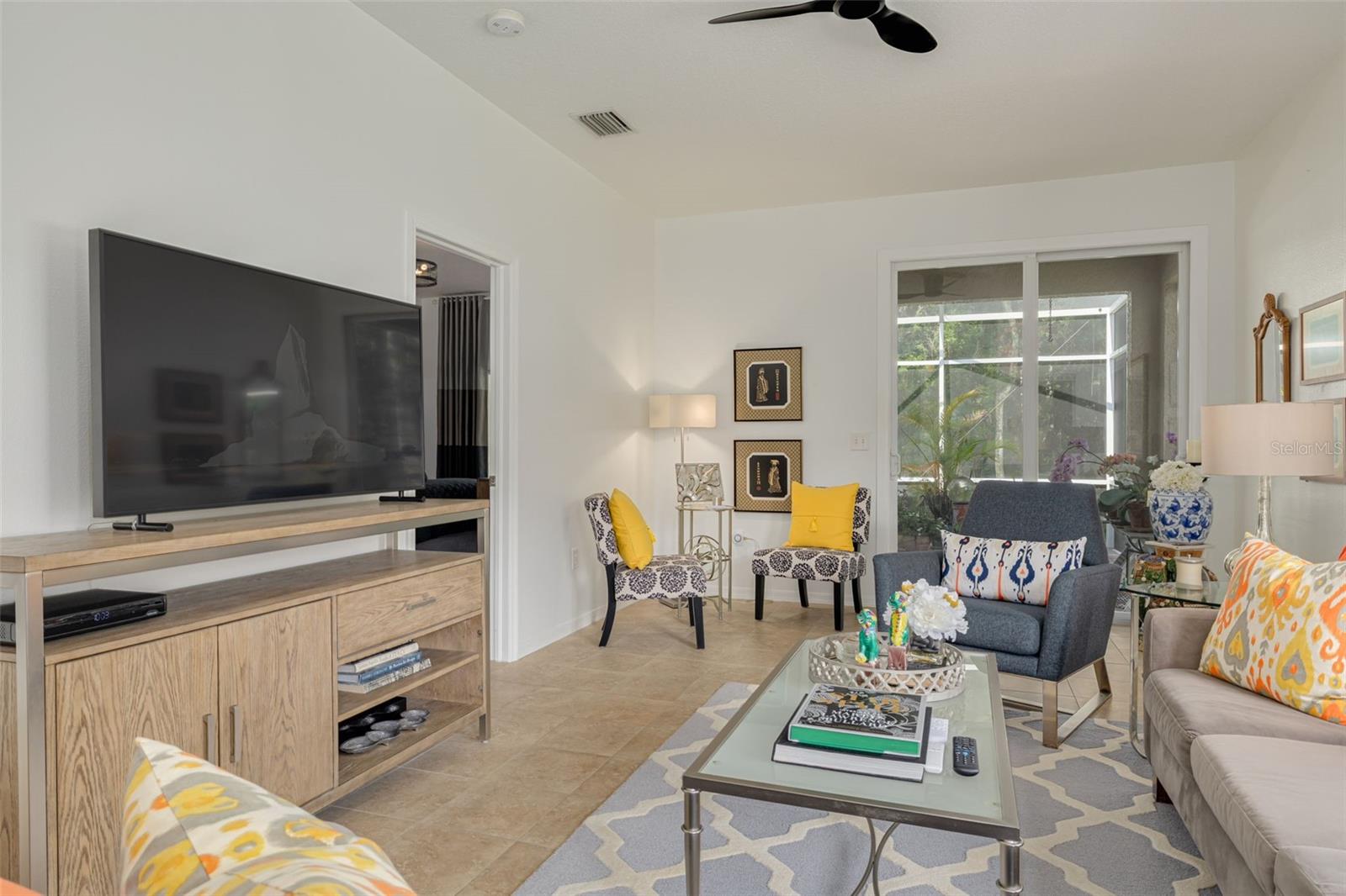 SALEM SQUARE - Residential