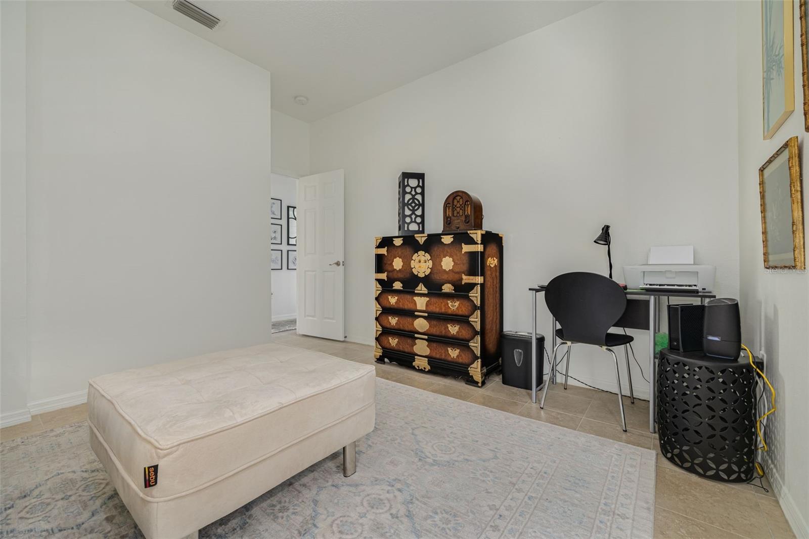 SALEM SQUARE - Residential