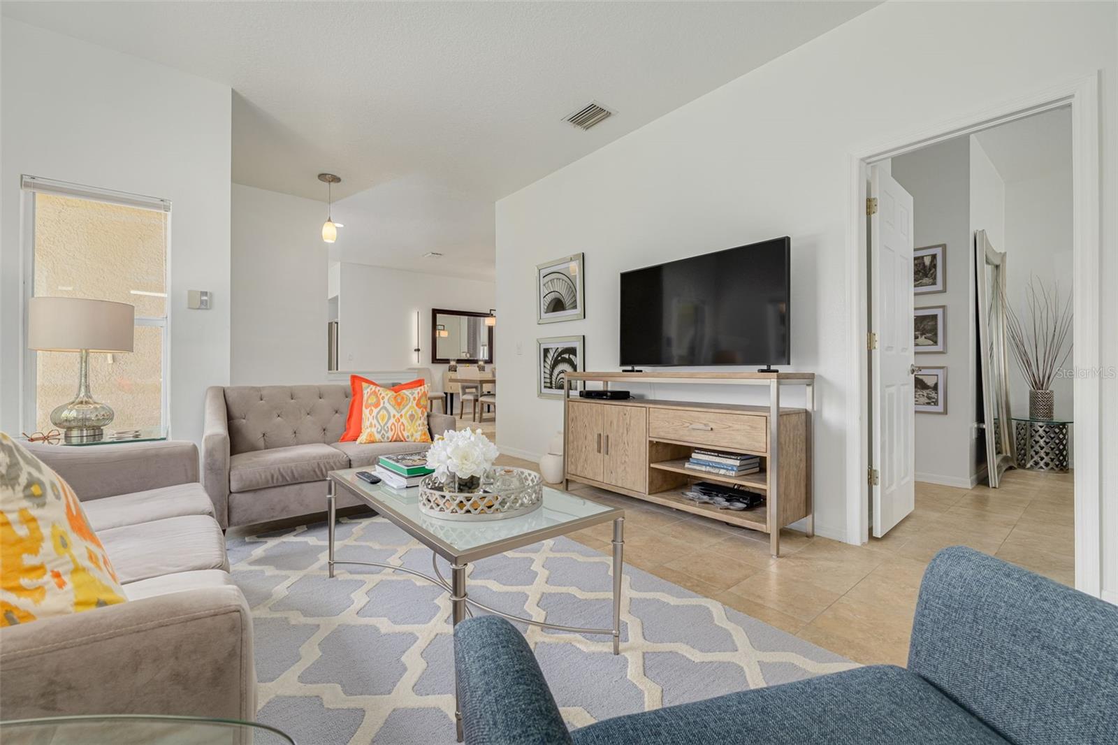 SALEM SQUARE - Residential