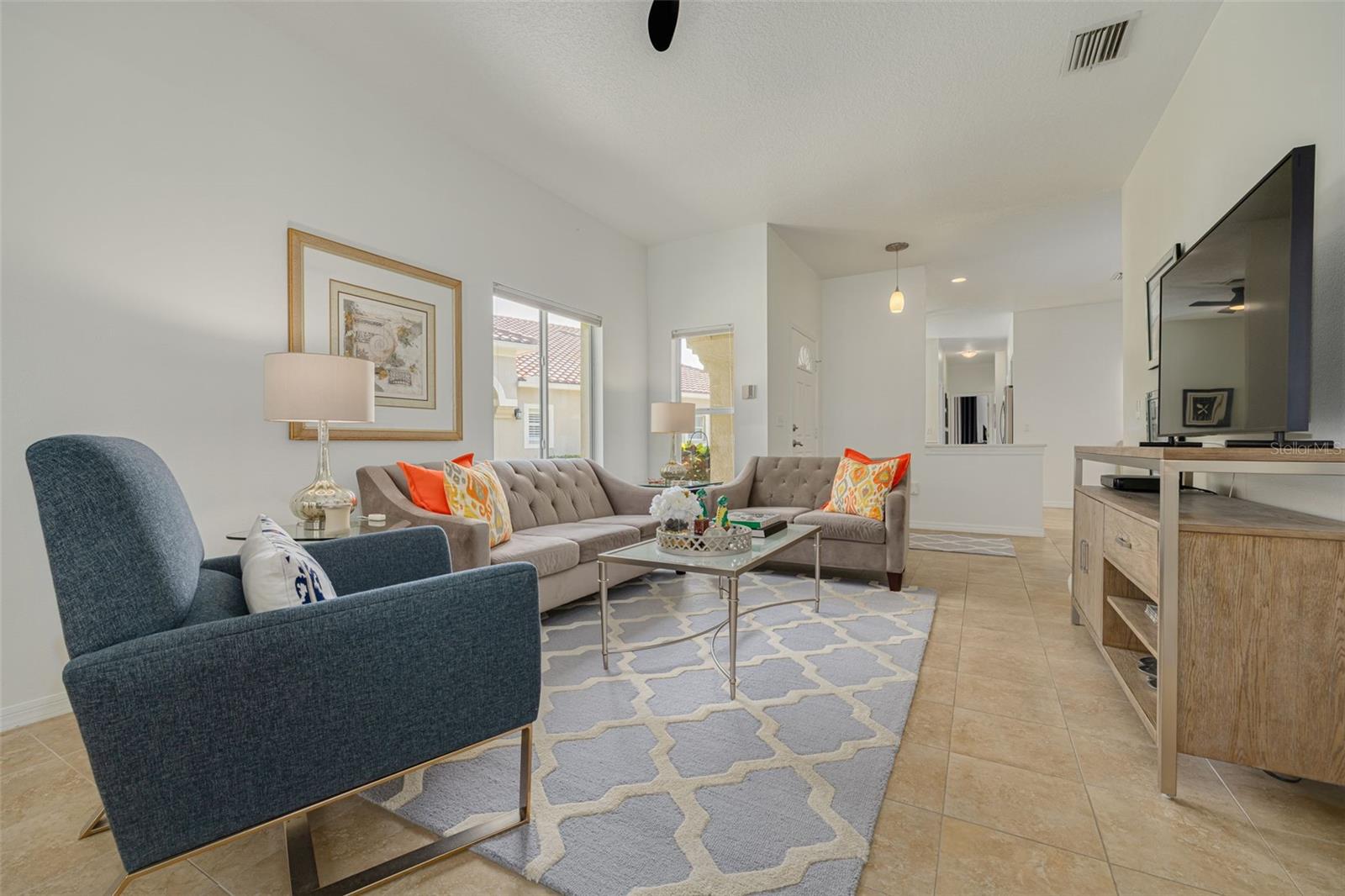 SALEM SQUARE - Residential