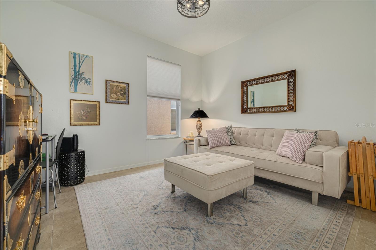 SALEM SQUARE - Residential