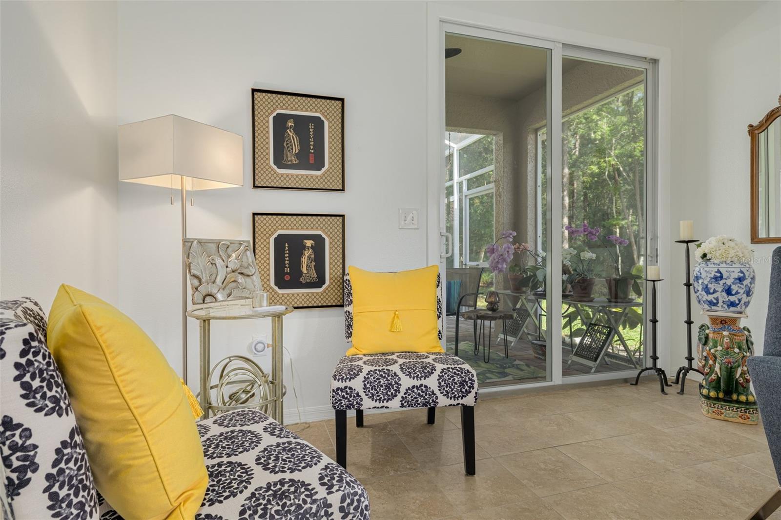 SALEM SQUARE - Residential