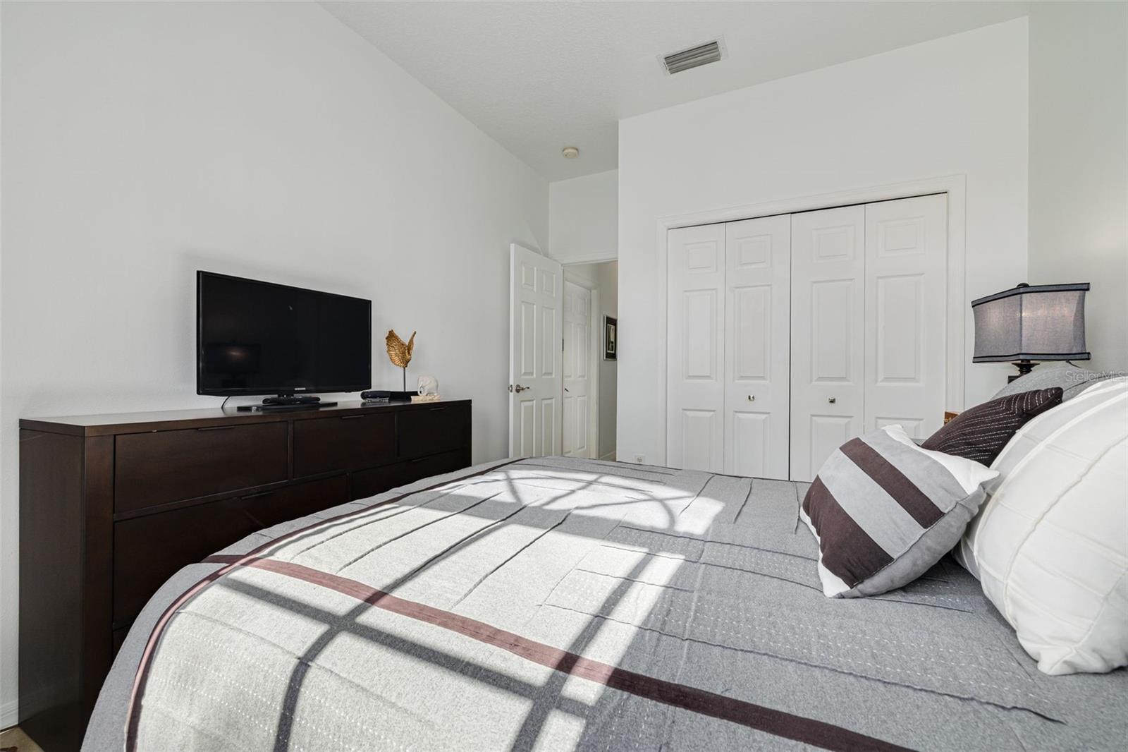 SALEM SQUARE - Residential