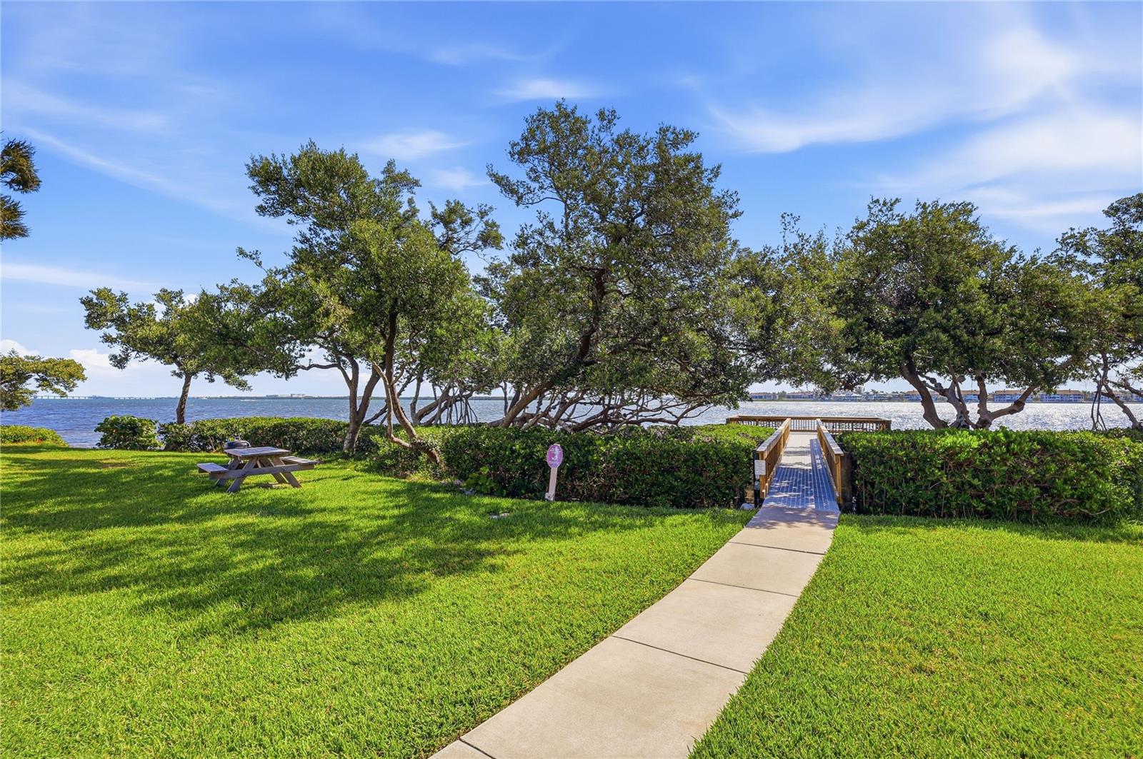 RUNAWAY BAY - Residential