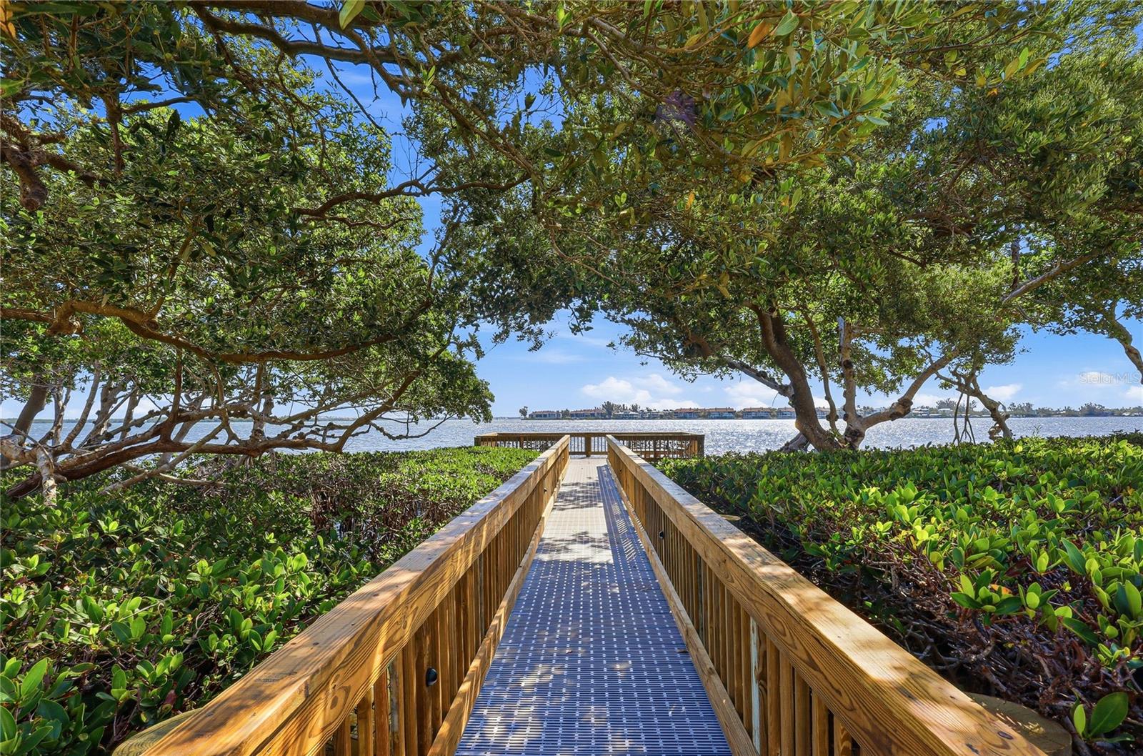 RUNAWAY BAY - Residential