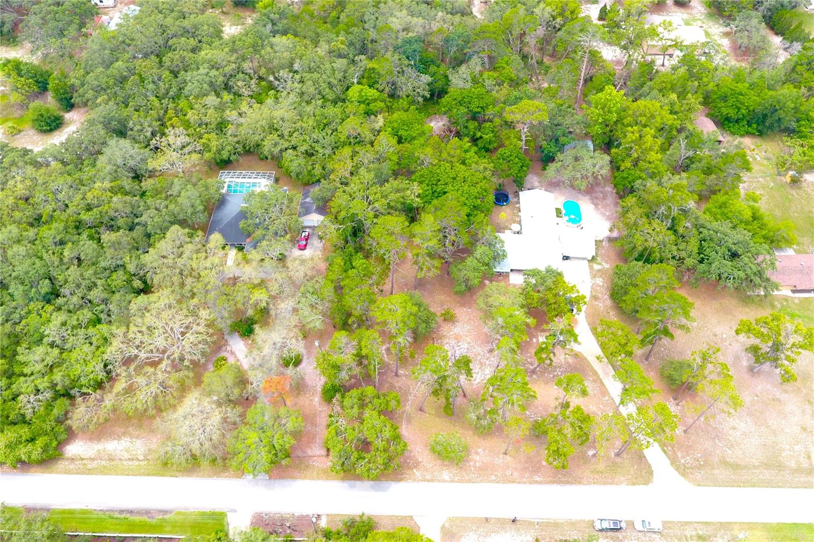 Discover an exceptional opportunity to build your dream home or invest in one of Spring Hill’s most desirable areas. This prime vacant lot is ideally located just minutes from major roads, including County Line Road and Mariner Boulevard, providing easy access to shopping centers, restaurants, entertainment, and everyday conveniences.
Enjoy the natural beauty of the area with Weeki Wachee Springs just 10 minutes away—offering crystal-clear waters, kayaking, and the iconic mermaid shows that make this location truly special.
Nestled in an established neighborhood, this lot comes with no HOA or CDD fees, giving you the freedom to build without added restrictions or costs. Plus, the neighboring home recently sold for $500,000, highlighting the area's strong property values and investment potential.
Whether you’re a builder, investor, or future homeowner, this property offers unbeatable location, flexibility, and long-term value. Don’t miss out—schedule your visit today!