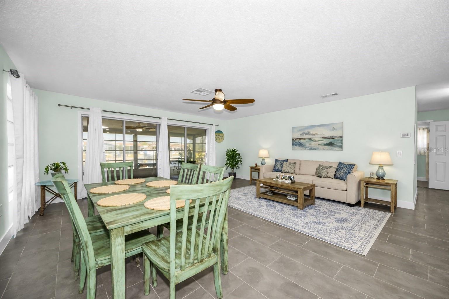 FLOR A MAR - Residential