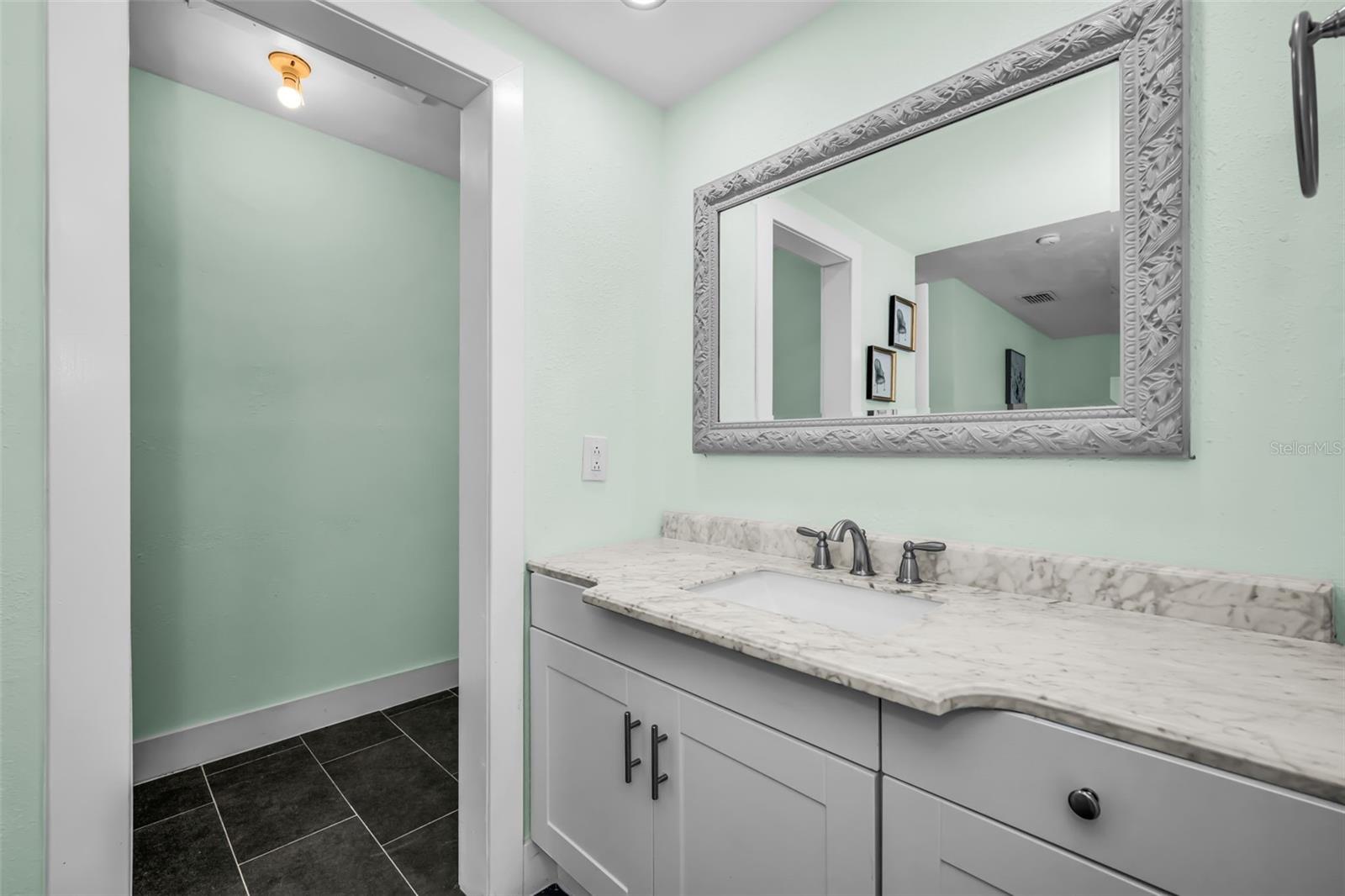 FLOR A MAR - Residential