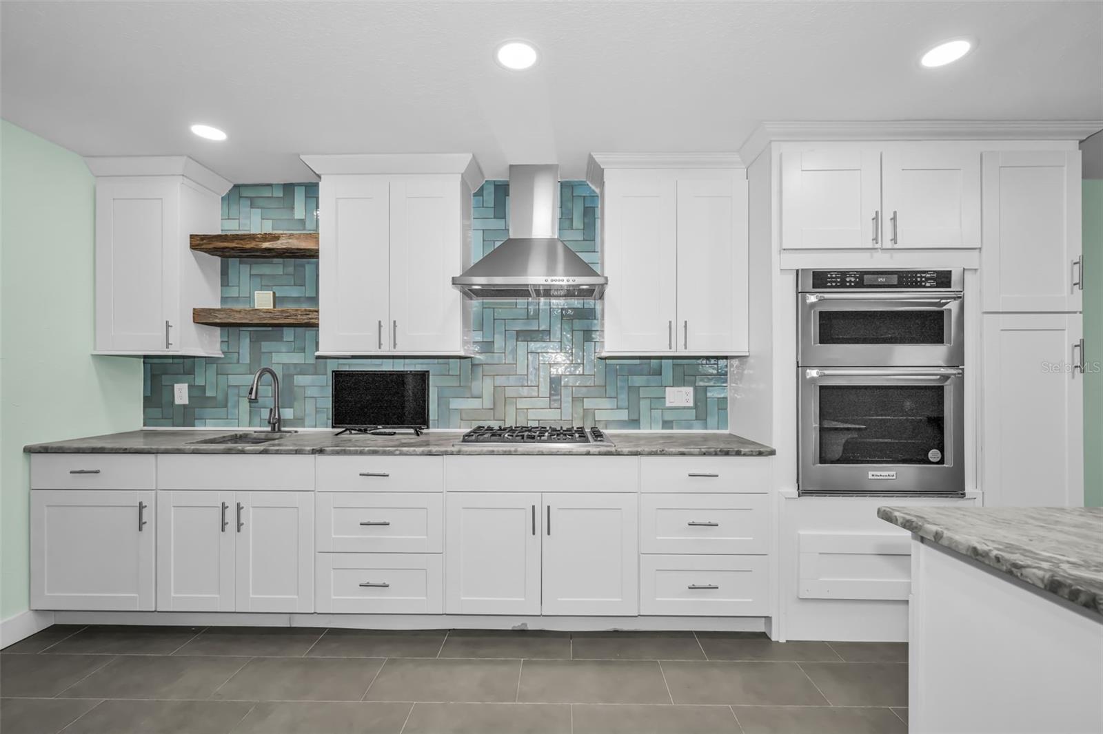 FLOR A MAR - Residential