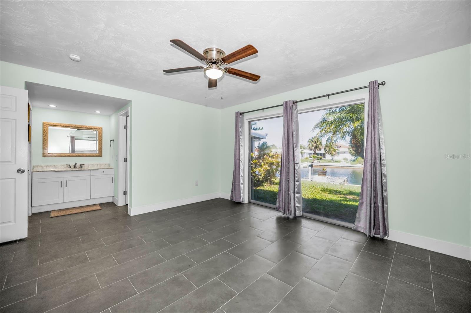 FLOR A MAR - Residential