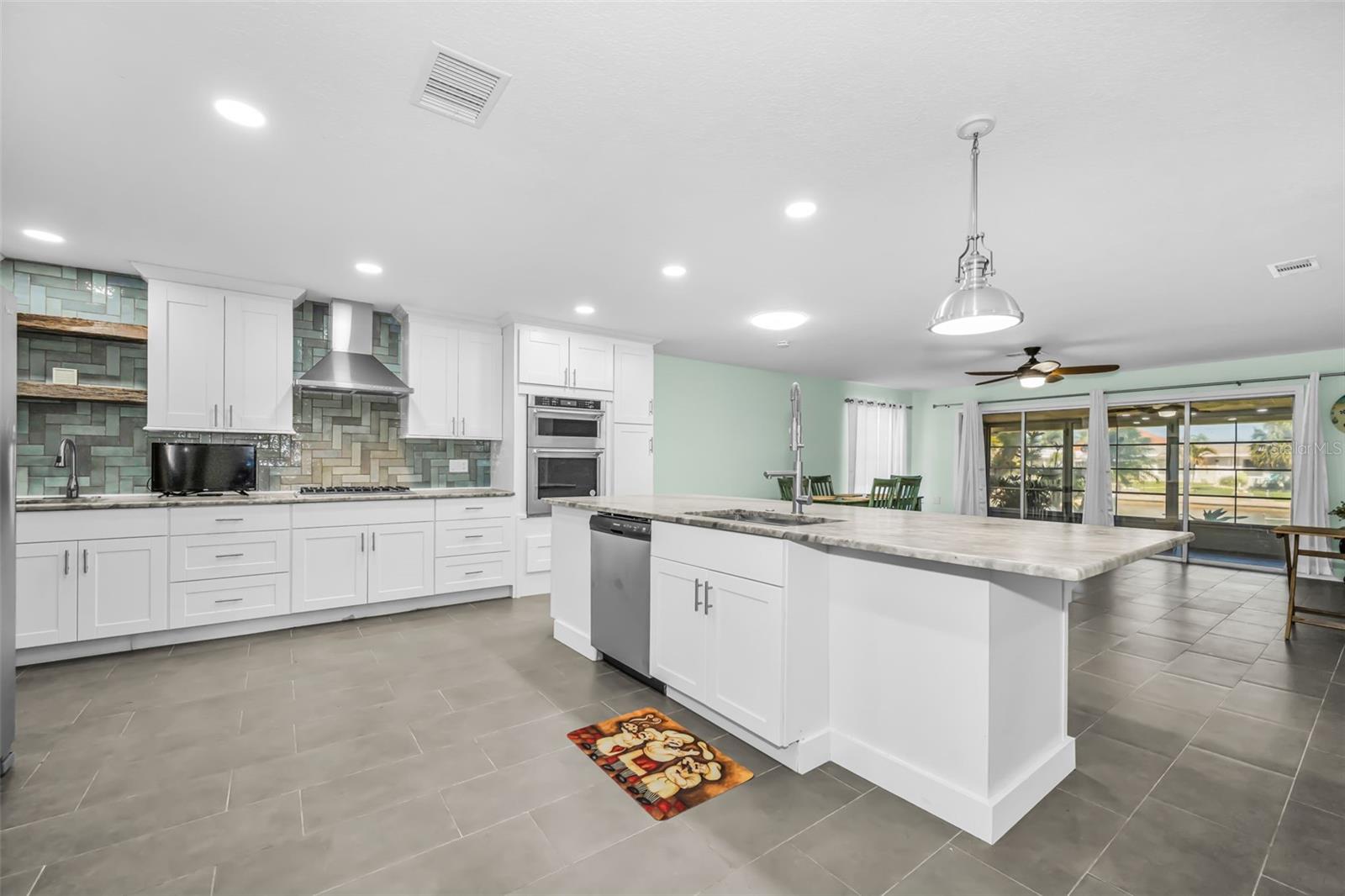 FLOR A MAR - Residential