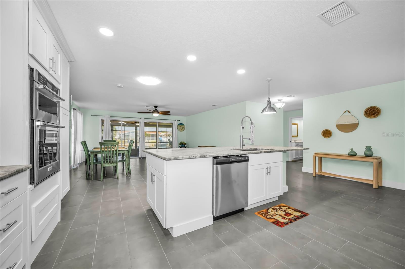 FLOR A MAR - Residential