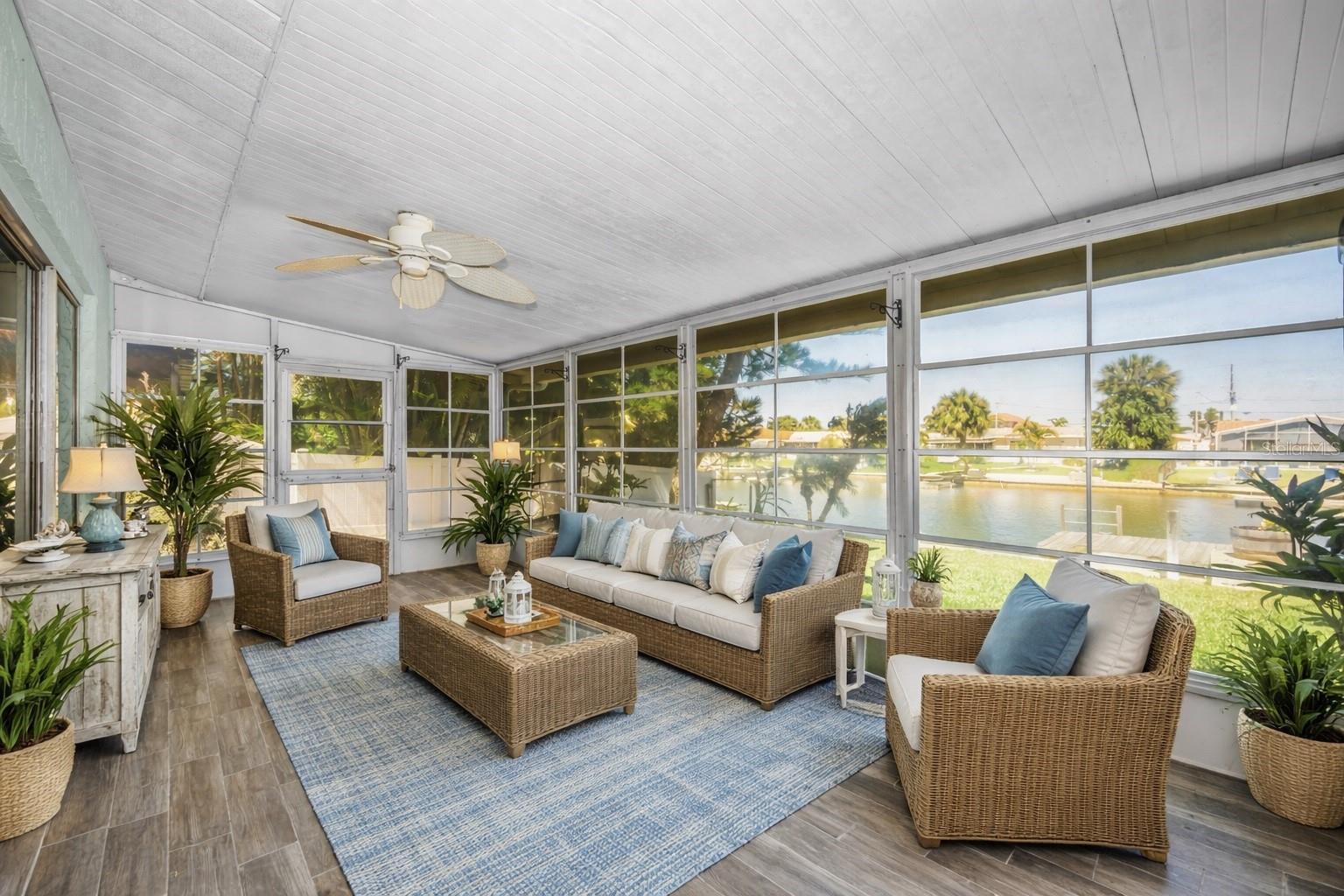 FLOR A MAR - Residential