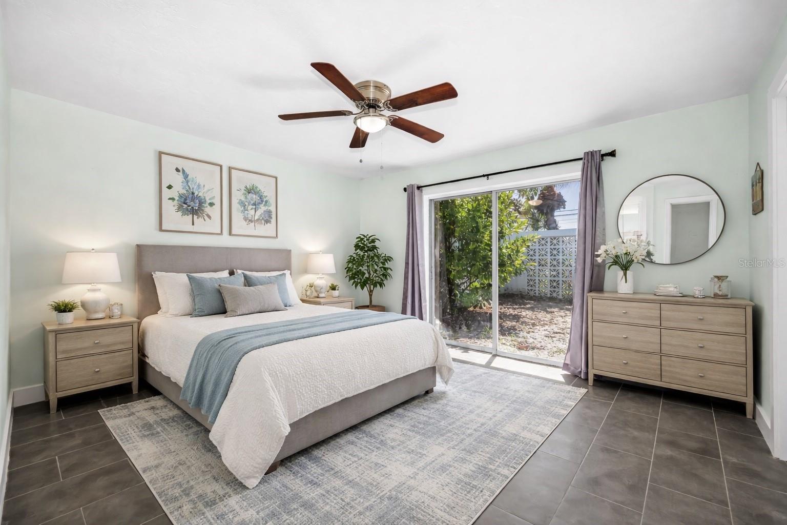 FLOR A MAR - Residential