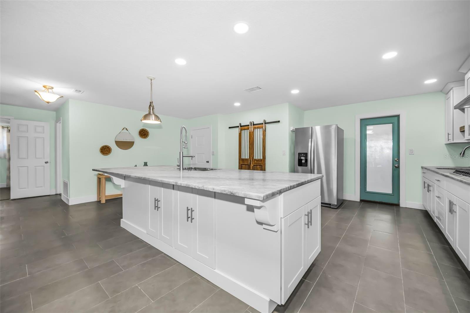 FLOR A MAR - Residential