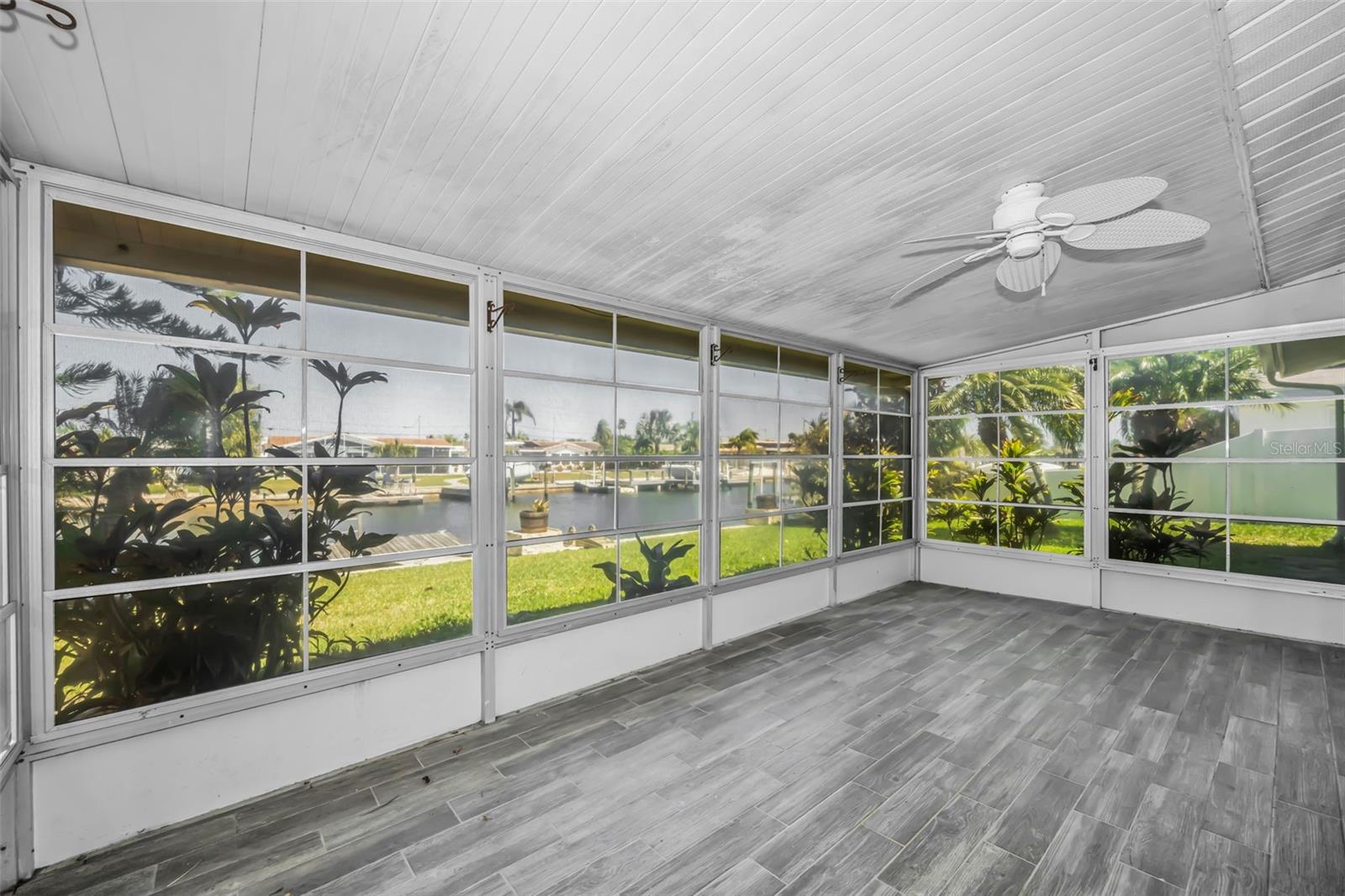 FLOR A MAR - Residential