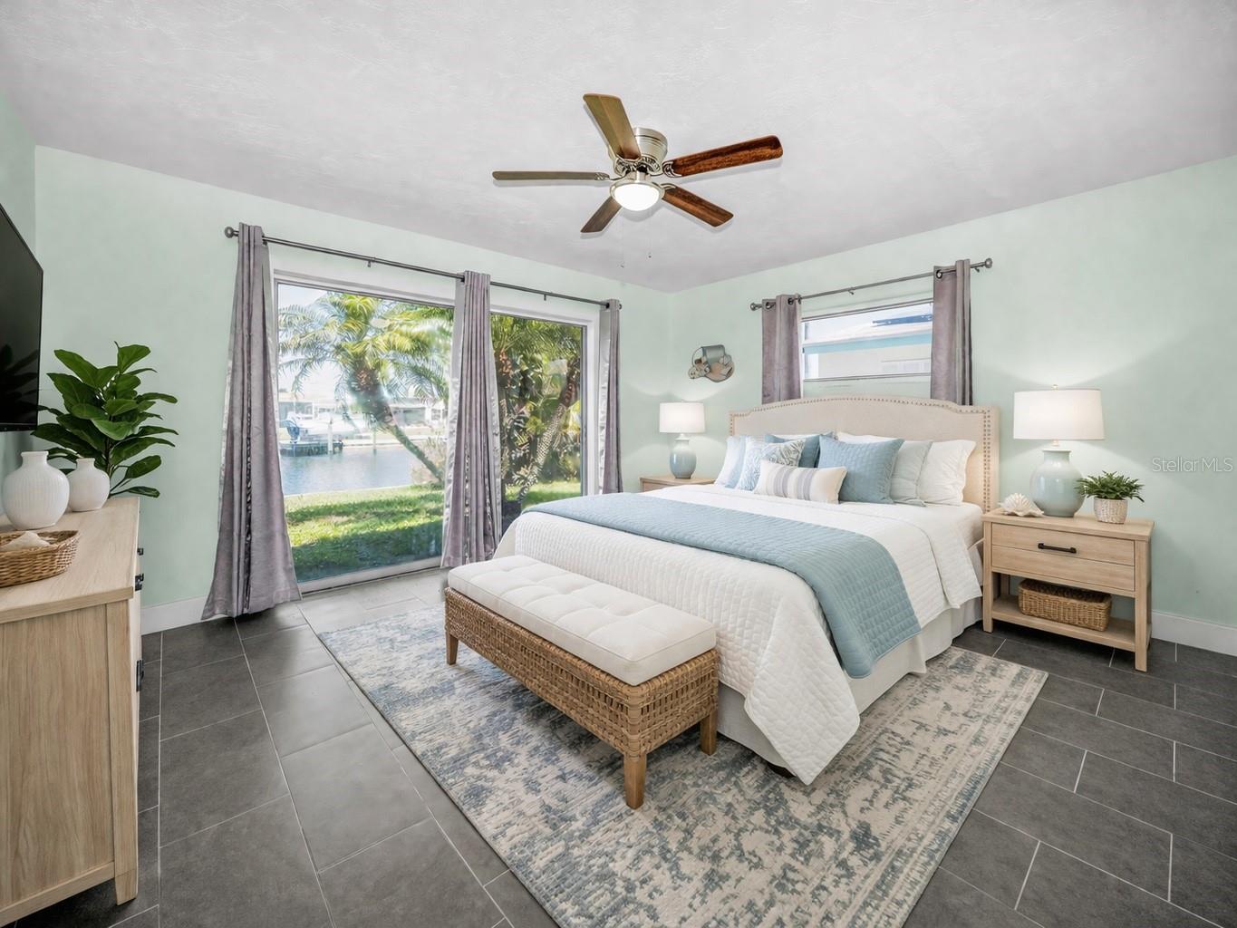 FLOR A MAR - Residential