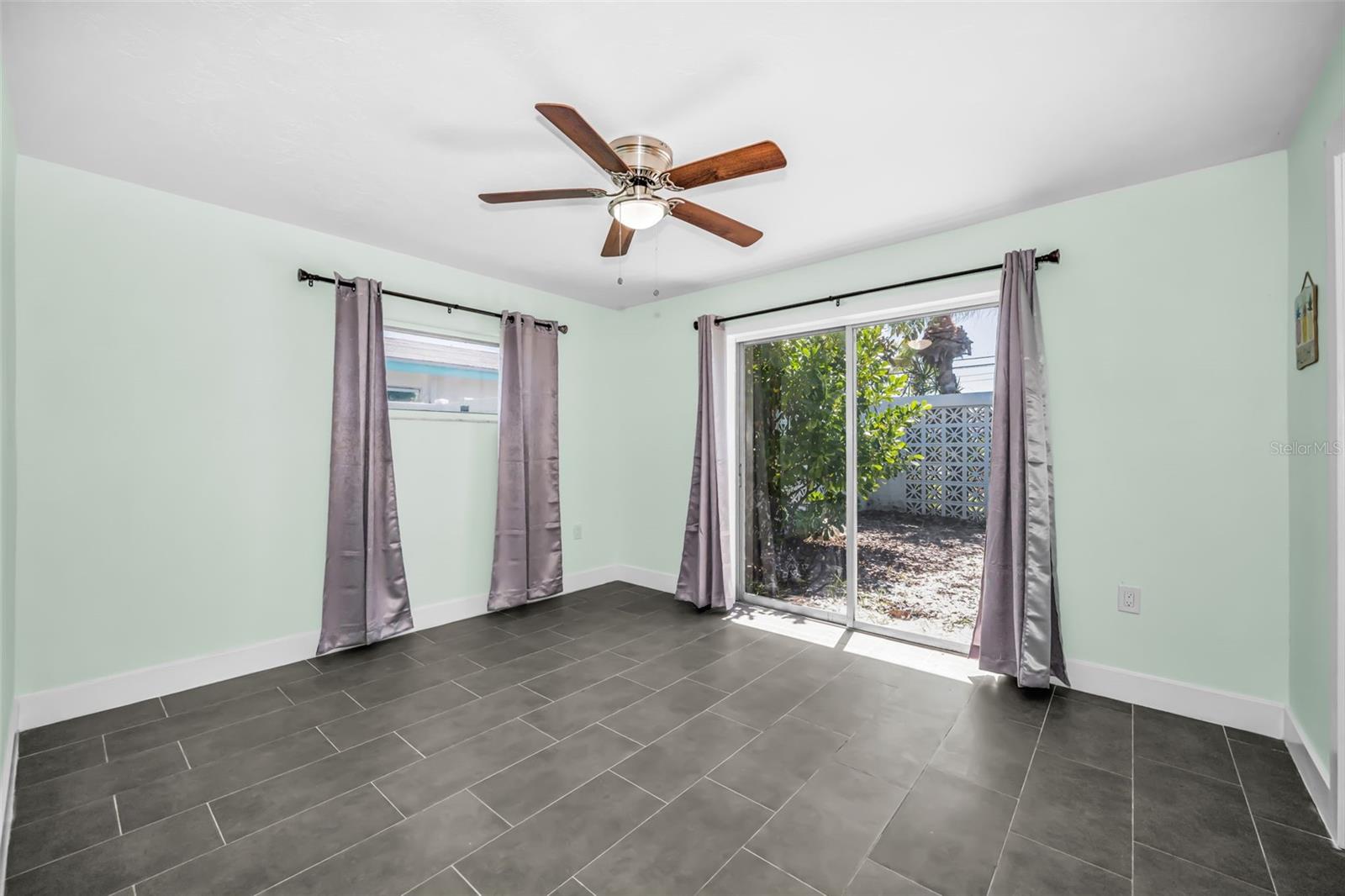 FLOR A MAR - Residential