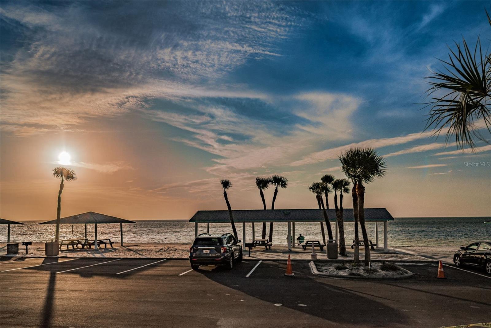 FLOR A MAR - Residential