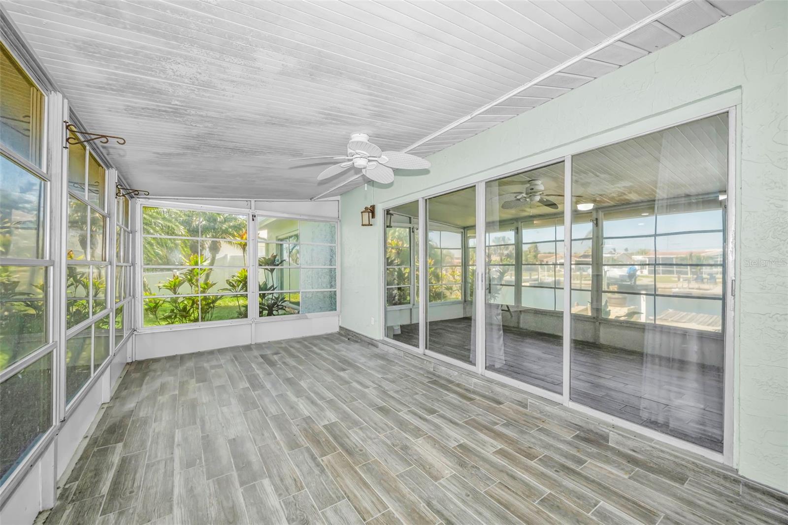 FLOR A MAR - Residential