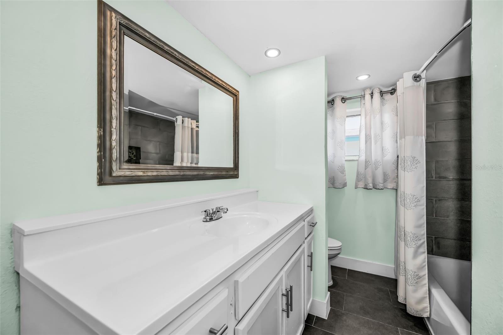 FLOR A MAR - Residential