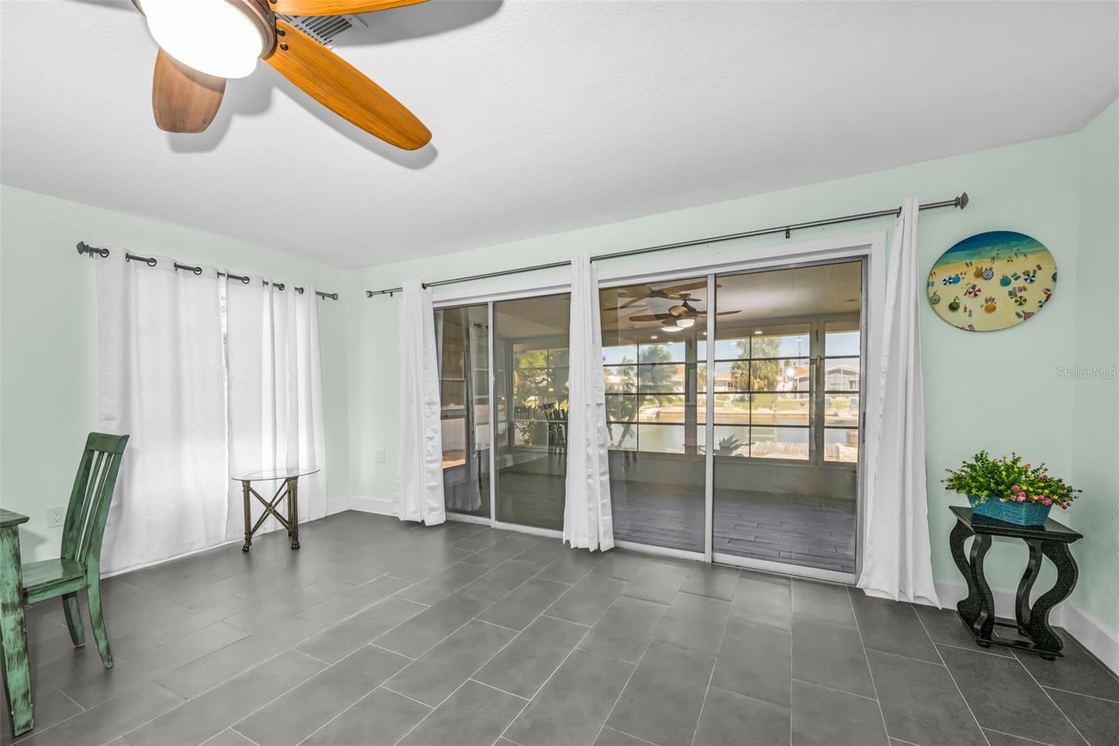 FLOR A MAR - Residential