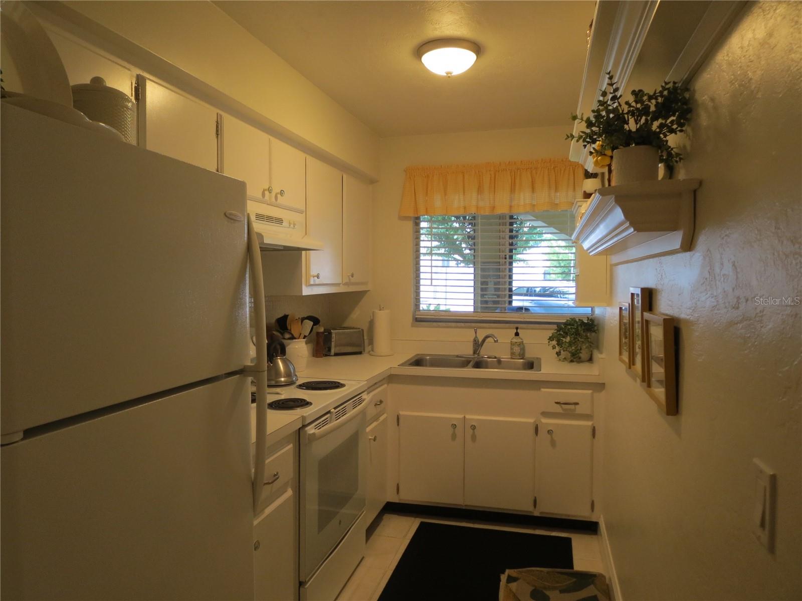 NEW ORLEANS APTS - Residential Lease