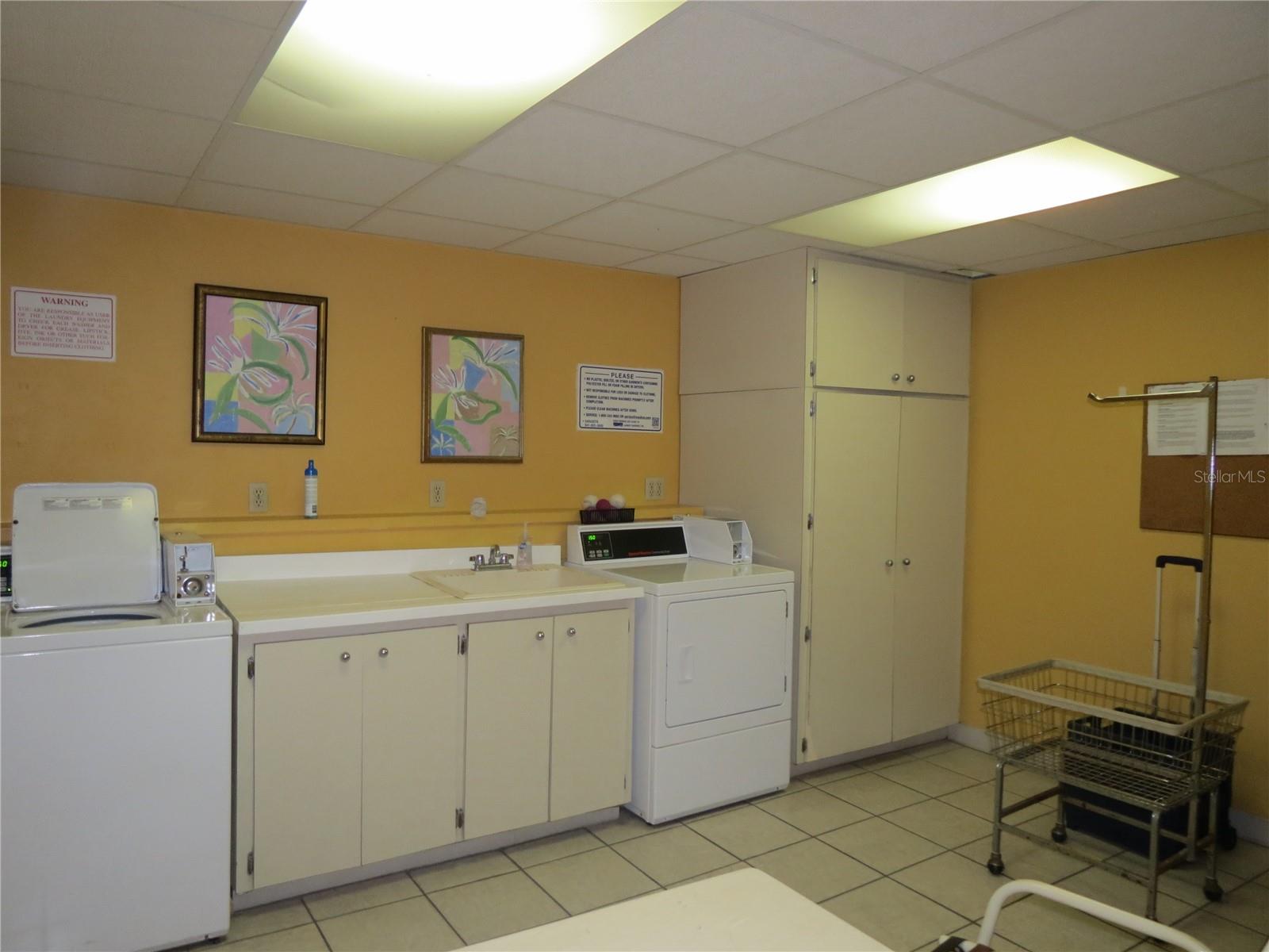 NEW ORLEANS APTS - Residential Lease