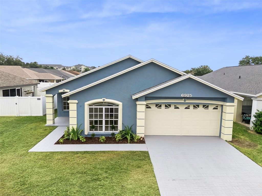 Photo of 6925 Shimmering Drive, Lakeland, FL 33813 (MLS # G5103584)