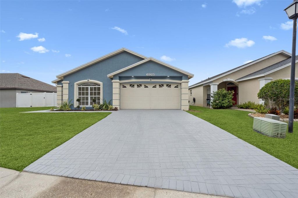 Photo of 6925 Shimmering Drive, Lakeland, FL 33813 (MLS # G5103584)