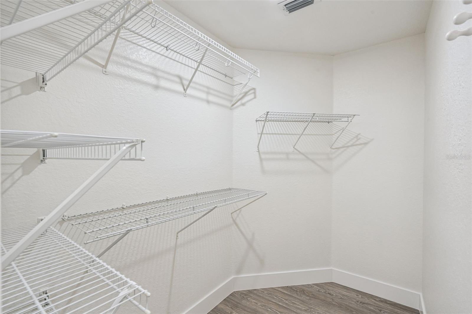 TWIN LAKES AT CHRISTINA PH 01 - Residential