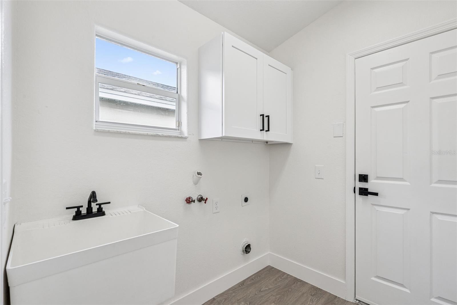 TWIN LAKES AT CHRISTINA PH 01 - Residential