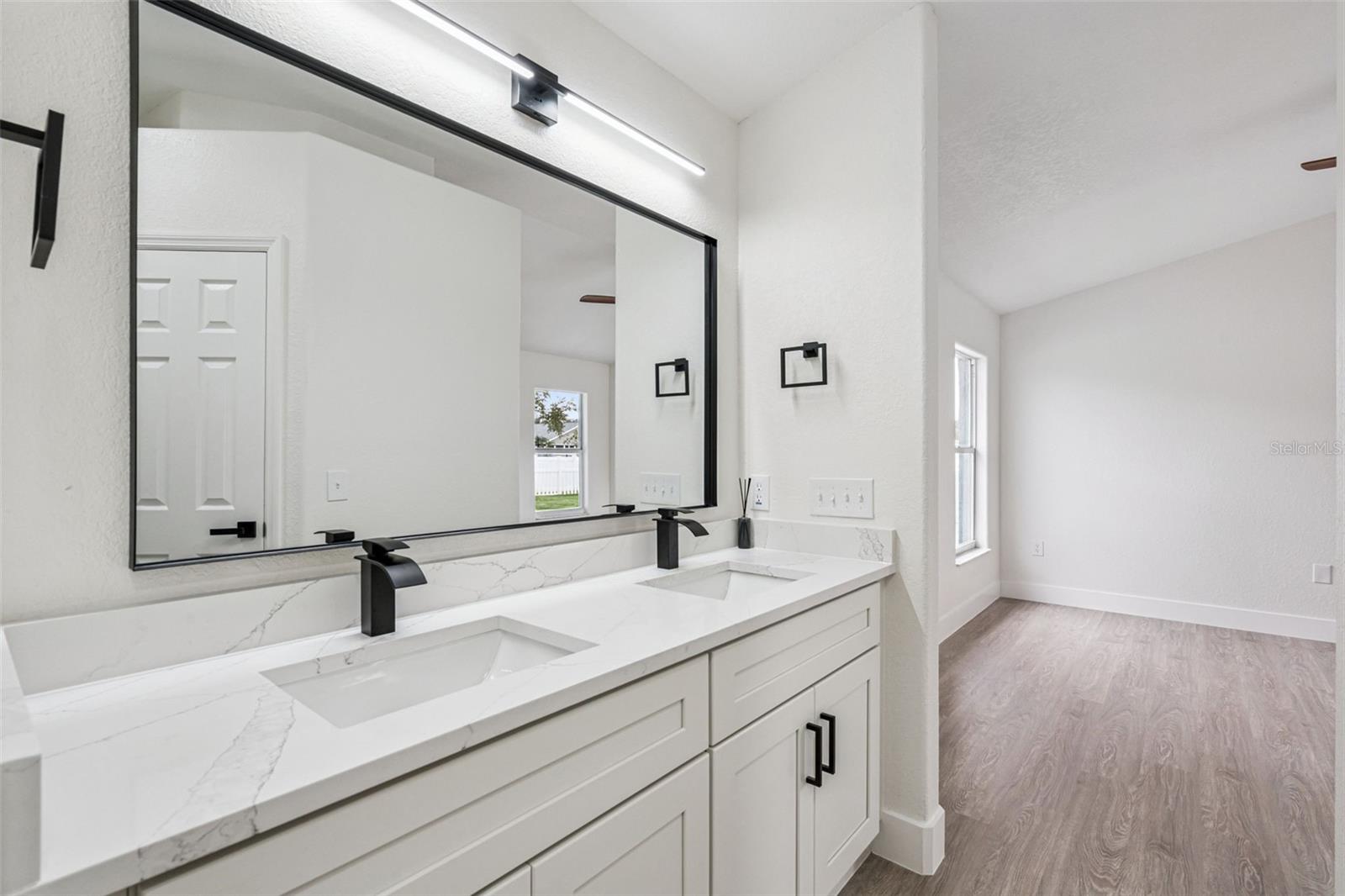 TWIN LAKES AT CHRISTINA PH 01 - Residential