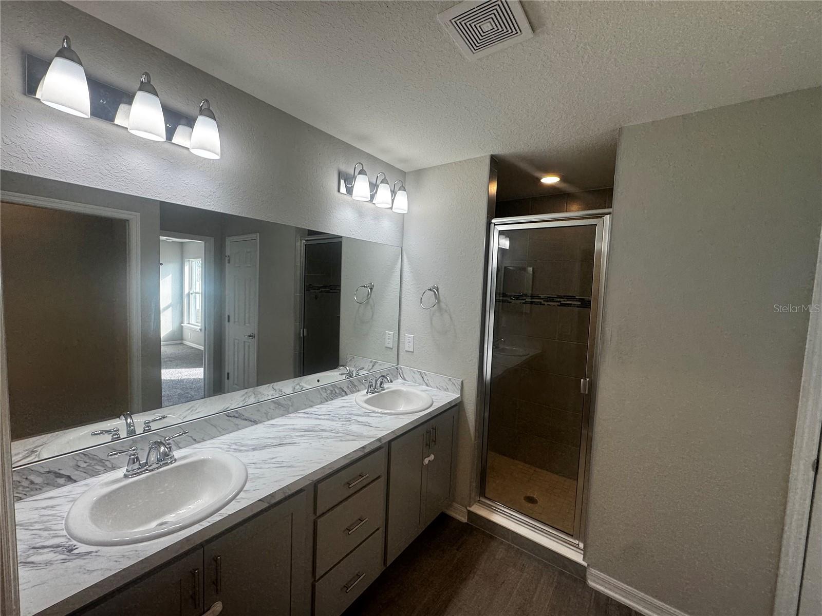 SUMMERCREST - Residential