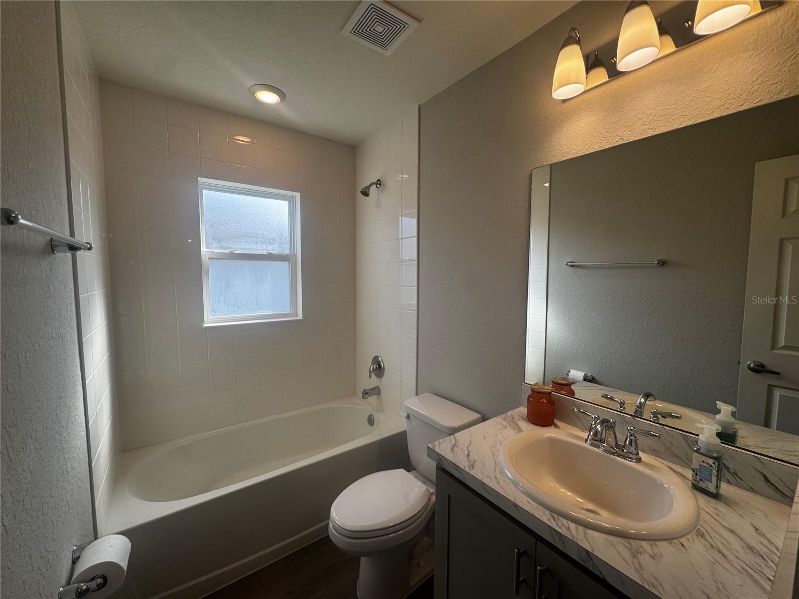 SUMMERCREST - Residential