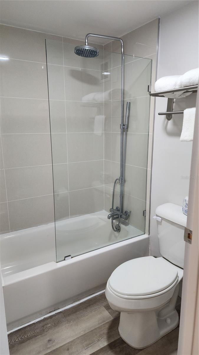 GREENPOINT ESSENTIAL HOTEL CONDO - Residential