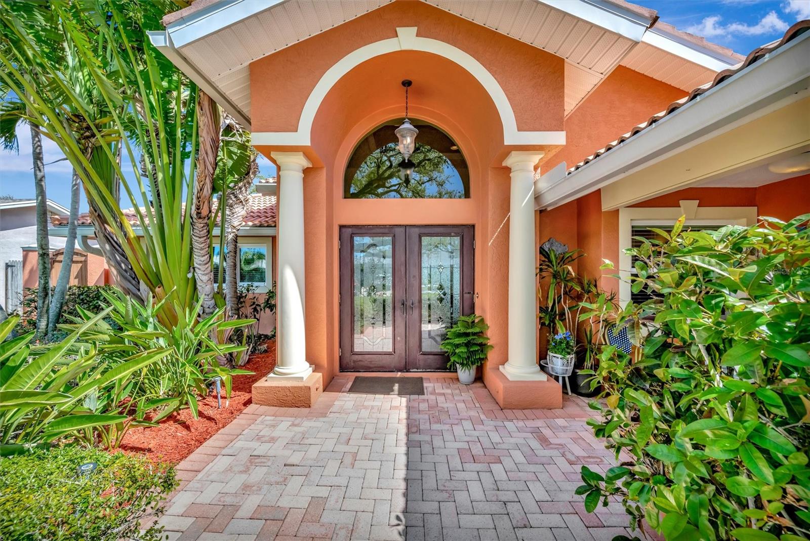 THREE PALMS POINT - Residential