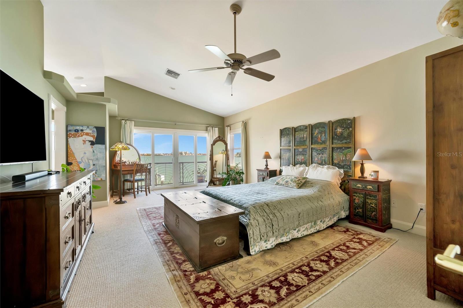 THREE PALMS POINT - Residential