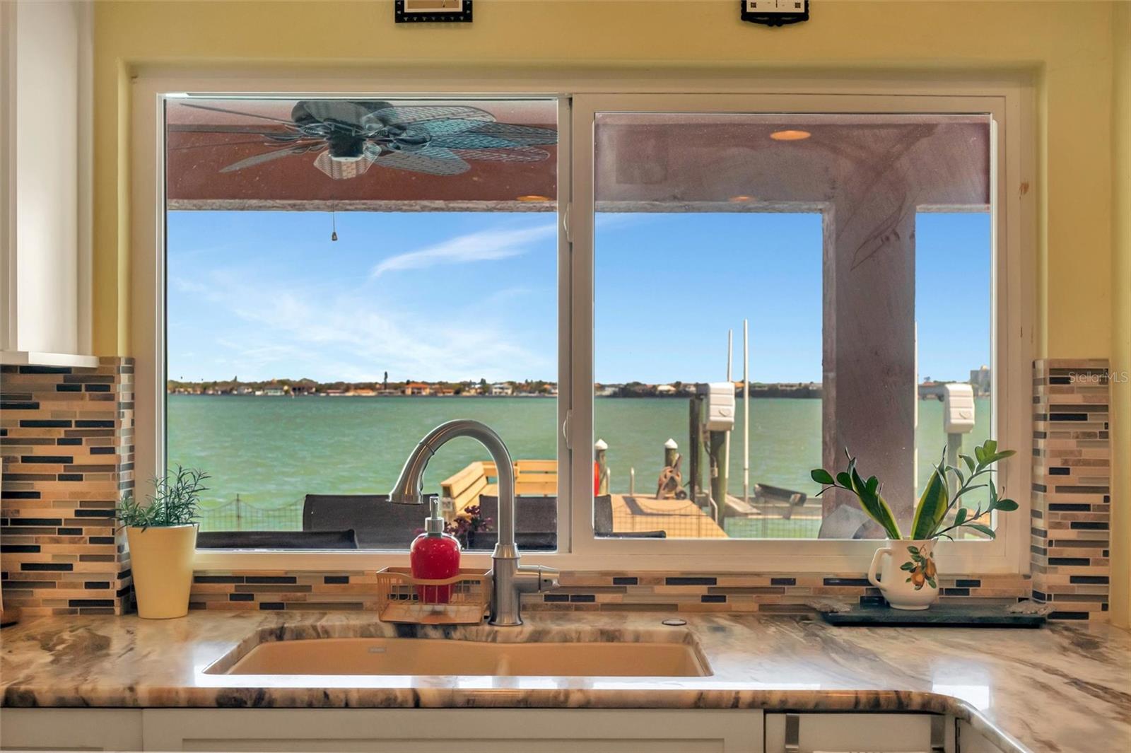 THREE PALMS POINT - Residential