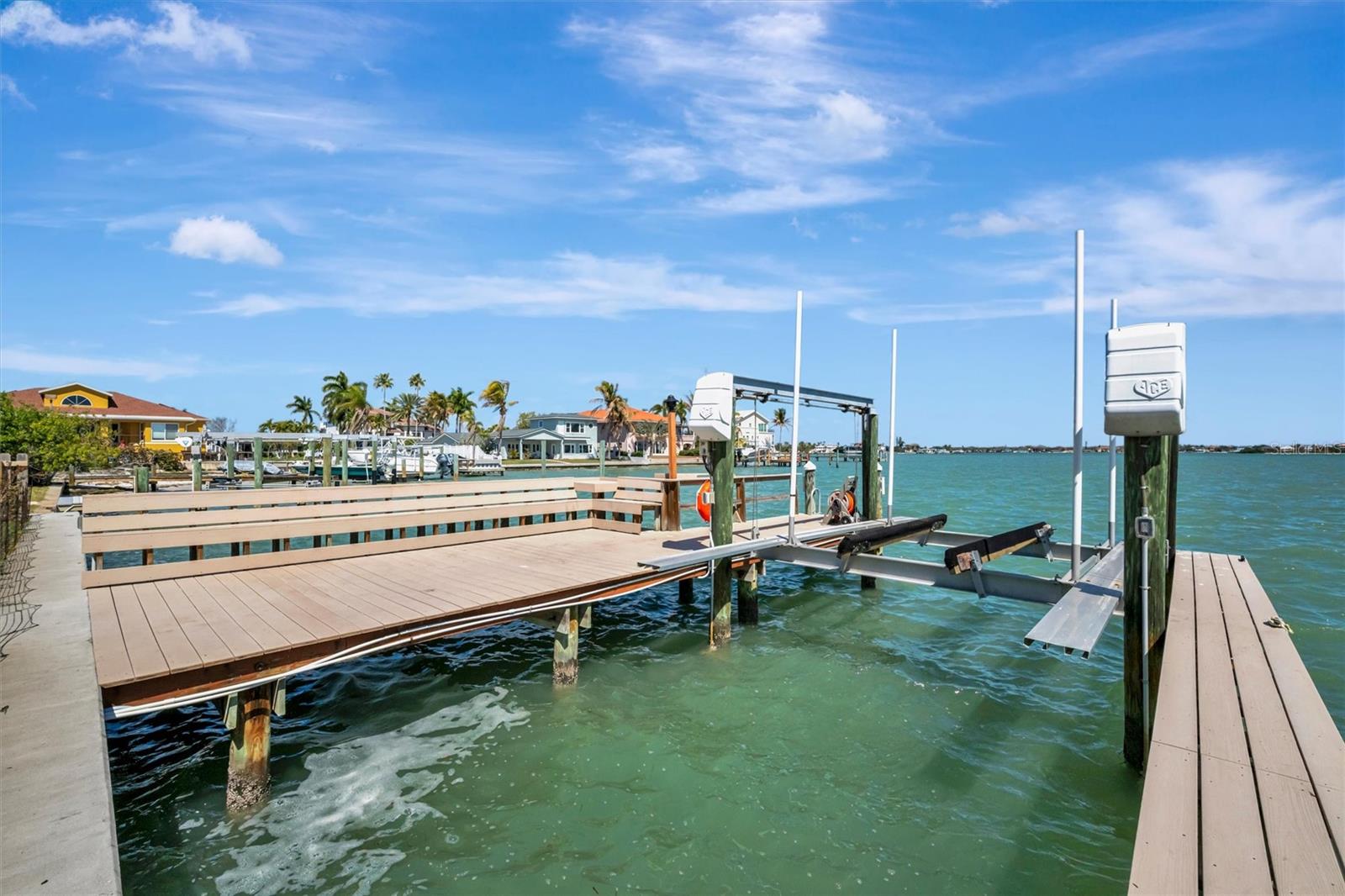 THREE PALMS POINT - Residential