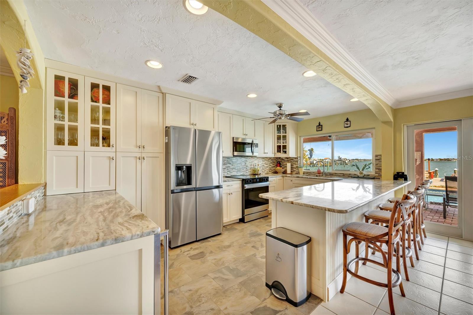 THREE PALMS POINT - Residential