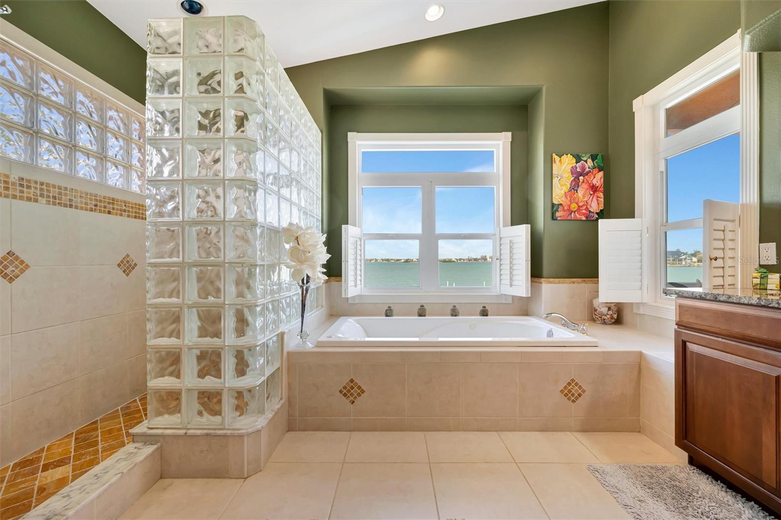 THREE PALMS POINT - Residential