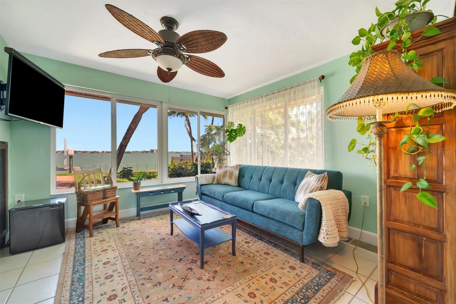 THREE PALMS POINT - Residential