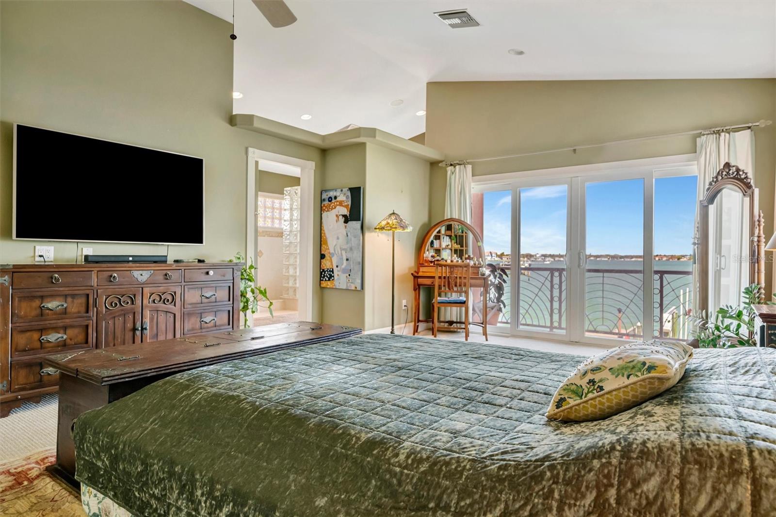 THREE PALMS POINT - Residential